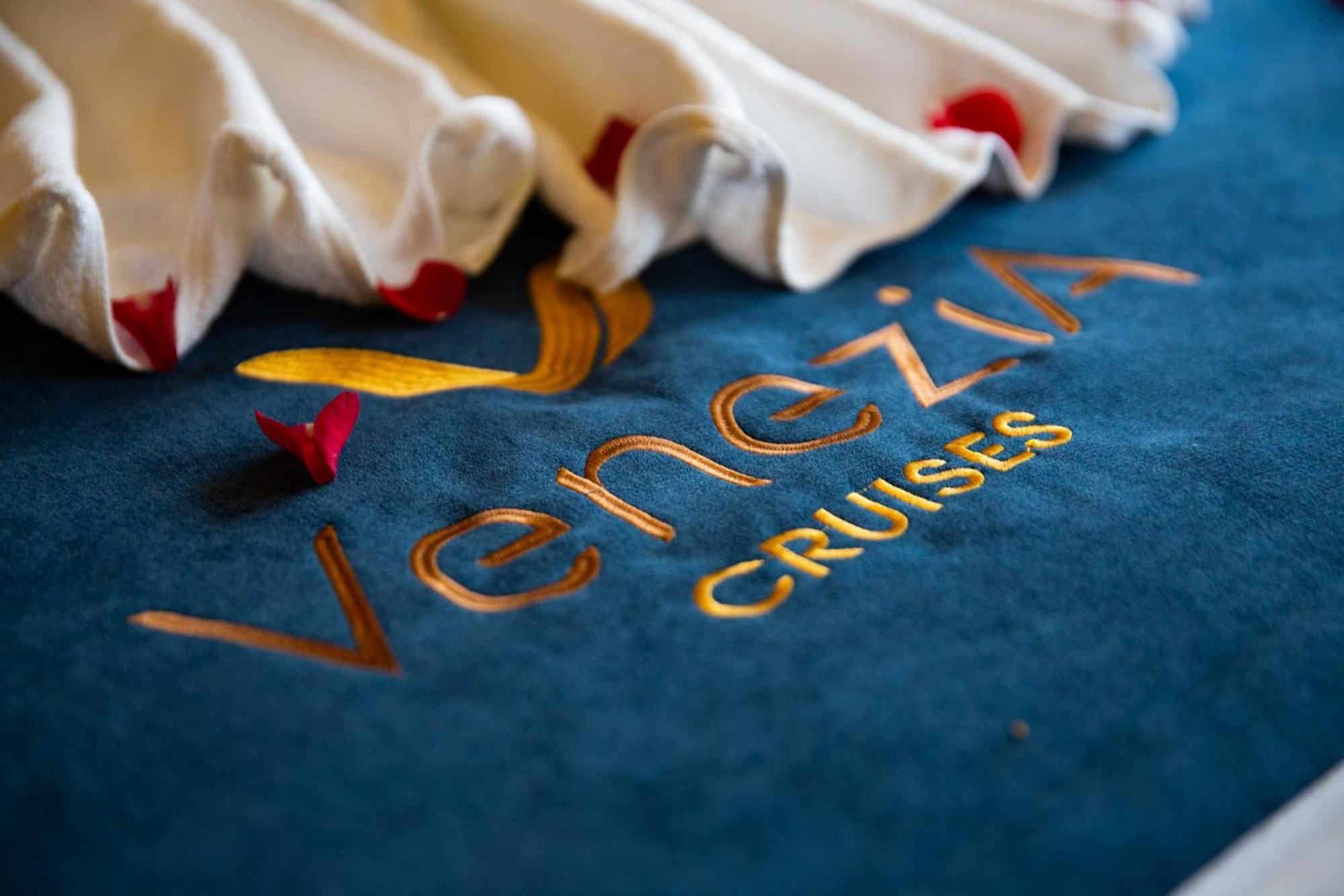 Hotel Venezia Boutique Cruises - Catba Island Chan Chau Exterior foto