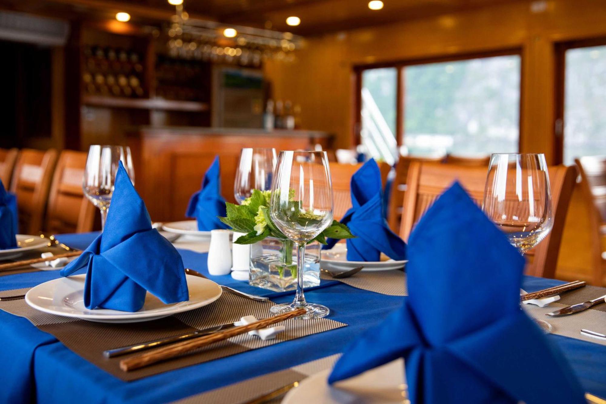 Hotel Venezia Boutique Cruises - Catba Island Chan Chau Exterior foto